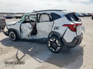 2024 Kia Seltos SX z VIN KNDETCA77R7492881, wystawiony jako Copart lot #56945705 z przebiegiem 22 866 mil mil oraz Szkoda całkowita • Salvage title. Historia ofert i sprzedaży dostępna na DreamBid. Obrazek 2.