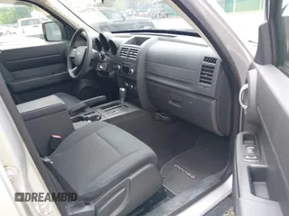 2011 Dodge Nitro Heat z VIN 1D4PT4GK7BW511423, wystawiony jako IAAI lot #42375868 z przebiegiem 117 531 mil mil oraz . Historia ofert i sprzedaży dostępna na DreamBid. Obrazek 5.