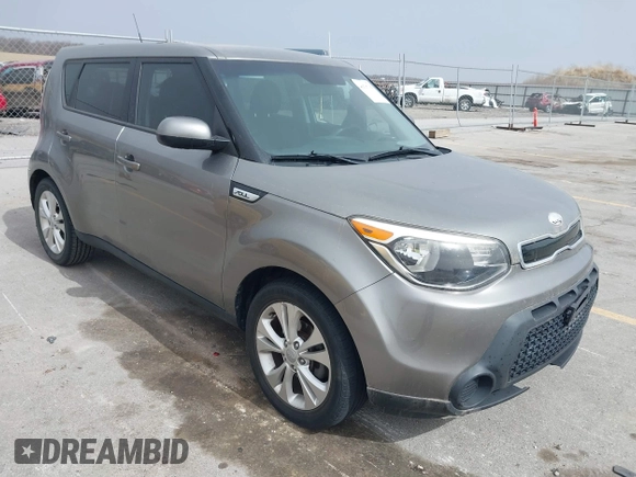 2015 Kia Soul + with VIN KNDJP3A5XF7112977, listed as a IAAI auction lot 41787435 with 184,000 mi miles. Bid and sale history available at carsss.com. Image 1.