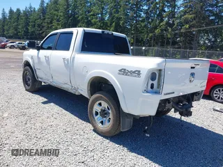 2019 Ram 2500 Laramie z VIN 3C6UR5FL9KG727505, wystawiony jako IAAI lot #42460333 z przebiegiem 27 987 mil mil oraz . Historia ofert i sprzedaży dostępna na DreamBid. Obrazek 3.
