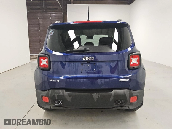 2017 Jeep Renegade Latitude with VIN ZACCJBBB3HPF43904, listed as a Copart auction lot 45128565 with 30,325 mi miles and Clean Title. Bid and sale history available at carsss.com. Image 6.