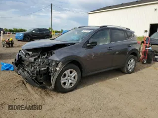 2015 Toyota RAV4 LE z VIN JTMBFREV3FJ028619, wystawiony jako Copart lot #58134435 z przebiegiem 74 113 mil mil oraz Czysty tytuł • Clean title. Historia ofert i sprzedaży dostępna na DreamBid. Obrazek 1.