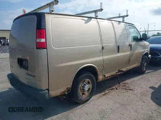 2006 Chevrolet Express Cargo z VIN 1GCHG35U061124851, wystawiony jako IAAI lot #42281481 z przebiegiem 170 964 mil mil oraz . Historia ofert i sprzedaży dostępna na DreamBid. Obrazek 4.