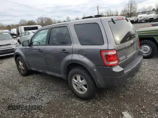 2009 Ford Escape XLS z VIN 1FMCU92759KB19563, wystawiony jako Copart lot #86012594 z przebiegiem 98 615 mil mil oraz Czysty tytuł • Clean title. Historia ofert i sprzedaży dostępna na DreamBid. Obrazek 2.