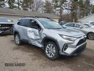 2024 Toyota RAV4 XLE Premium with VIN 2T3A1RFV4RC476514, listed as a IAAI auction lot 40829477 with 2,482 mi miles. Bid and sale history available at carsss.com. Image 1.