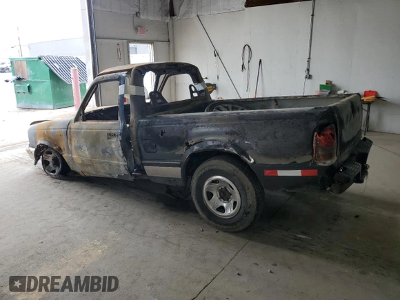 1996 Ford Ranger XL z VIN 1FTCR10A3TPB51735, wystawiony jako Copart lot #55229865 z przebiegiem Nie podano mil oraz Szkoda całkowita • Salvage title. Historia ofert i sprzedaży dostępna na DreamBid. Obrazek 2.