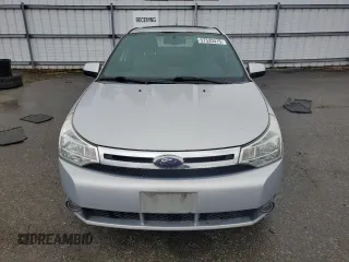 2008 Ford Focus SE z VIN 1FAHP33NX8W147139, wystawiony jako Copart lot #57520415 z przebiegiem 151 852 mil mil oraz Szkoda całkowita • Salvage title. Historia ofert i sprzedaży dostępna na DreamBid. Obrazek 5.