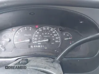 1999 Ford Explorer XLT с VIN 1FMDU35P8XZB68807, выставлен на аукционе IAAI как лот 41939409 с пробегом 169 657 миль миль и . История ставок и продаж доступна на DreamBid. Изображение 7.