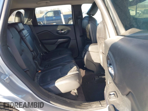 2019 Jeep Cherokee Limited with VIN 1C4PJMDN0KD180598, listed as a IAAI auction lot 41433530 with 137,398 mi miles. Bid and sale history available at carsss.com. Image 8.
