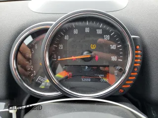 2017 MINI Countryman Cooper S z VIN WMZYT3C39H3D98632, wystawiony jako Copart lot #57314325 z przebiegiem 32 339 mil mil oraz Szkoda całkowita • Salvage title. Historia ofert i sprzedaży dostępna na DreamBid. Obrazek 9.