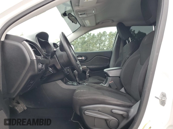 2019 Jeep Cherokee Latitude with VIN 1C4PJLCBXKD344585, listed as a Copart auction lot 44620415 with 91,076 mi miles and Salvage Title. Bid and sale history available at carsss.com. Image 7.