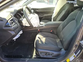 2023 Toyota Camry LE z VIN 4T1R11AKXPU764124, wystawiony jako Copart lot #47268875 z przebiegiem 37 406 mil mil oraz Szkoda całkowita • Salvage title. Historia ofert i sprzedaży dostępna na DreamBid. Obrazek 7.
