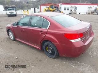 2010 Subaru Legacy Premium All-Weather Anniversary z VIN 4S3BMBG67A3241167, wystawiony jako IAAI lot #41950979 z przebiegiem 168 617 mil mil oraz . Historia ofert i sprzedaży dostępna na DreamBid. Obrazek 3.