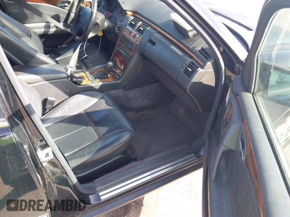 1998 Mercedes-Benz E 320 with VIN WDBJF25F4WA610660, listed as a IAAI auction lot 41671688 with 476,486 mi miles and . Bid and sale history available at DreamBid. Image 5.