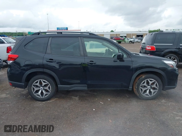 2021 Subaru Forester Premium with VIN JF2SKAJC7MH565601, listed as a IAAI auction lot 42202360 with 85,792 mi miles and . Bid and sale history available at DreamBid. Image 13.