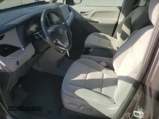2019 Toyota Sienna LE Auto Access Seat with VIN 5TDKZ3DC3KS993465, listed as a Copart auction lot 54182655 with 702 mi miles and Clean title. Bid and sale history available at DreamBid. Image 7.