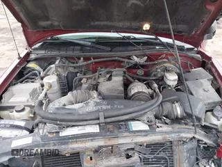 1998 Chevrolet S-10 with VIN 1GCCS144XWK264558, listed as a IAAI auction lot 41560611 with 216,629 mi miles. Bid and sale history available at carsss.com. Image 10.