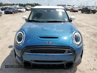 2023 MINI Hardtop 4 Door Cooper S with VIN WMW53DK07P2T87451, listed as a Copart auction lot 71447054 with 2,825 mi miles and Salvage title. Bid and sale history available at DreamBid. Image 5.