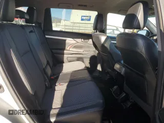 2017 Toyota Highlander LE z VIN 5TDZZRFH5HS195603, wystawiony jako Copart lot #50264785 z przebiegiem 165 116 mil mil oraz Szkoda całkowita • Salvage title. Historia ofert i sprzedaży dostępna na DreamBid. Obrazek 12.