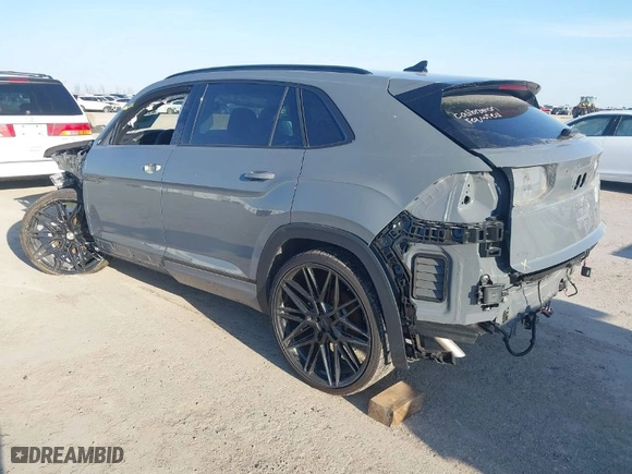 2024 Volkswagen Atlas Cross Sport 2.0T SEL Premium R-Line with VIN 1V2FE2CA3RC245381, listed as a IAAI auction lot 41610093 with 5,022 mi miles. Bid and sale history available at carsss.com. Image 3.