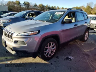 2016 Jeep Cherokee Altitude with VIN 1C4PJLAB2GW113629, listed as a Copart auction lot 88082515 with 62,544 mi miles and Salvage Title. Bid and sale history available at carsss.com. Image 1.