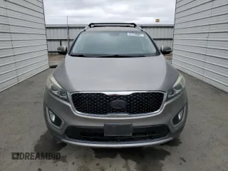 2017 Kia Sorento EX z VIN 5XYPH4A56HG293840, wystawiony jako Copart lot #58001715 z przebiegiem 102 546 mil mil oraz Czysty tytuł • Clean title. Historia ofert i sprzedaży dostępna na DreamBid. Obrazek 5.