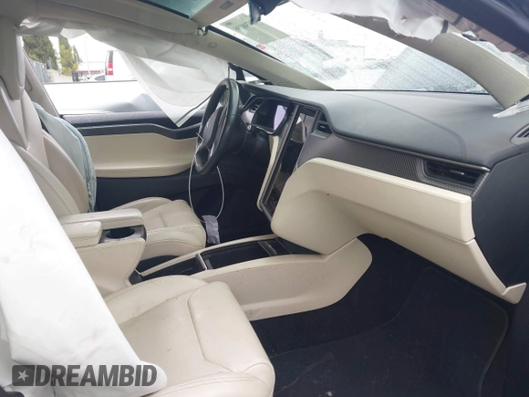 2018 Tesla Model X 75D with VIN 5YJXCBE25JF117801, listed as a IAAI auction lot 41798116 with 95,253 mi miles. Bid and sale history available at carsss.com. Image 5.