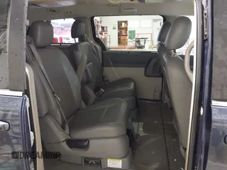 2008 Chrysler Town & Country Touring with VIN 2A8HR54P38R684386, listed as a IAAI auction lot 41463061 with 140,392 mi miles. Bid and sale history available at carsss.com. Image 8.