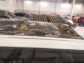 2017 Land Rover Range Rover Sport with VIN SALWR2FE7HA148711, listed as a IAAI auction lot 40008072 with 100,448 mi miles. Bid and sale history available at carsss.com. Image 20.