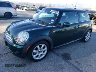 2007 MINI Hardtop z VIN WMWMF33507TT57001, wystawiony jako Copart lot #46325125 z przebiegiem 47 110 mil mil oraz Czysty tytuł • Clean title. Historia ofert i sprzedaży dostępna na DreamBid. Obrazek 1.