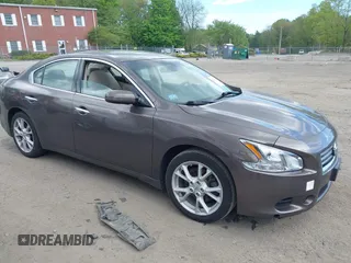 2014 Nissan Maxima S z VIN 1N4AA5APXEC495376, wystawiony jako IAAI lot #42199546 z przebiegiem 87 116 mil mil oraz . Historia ofert i sprzedaży dostępna na DreamBid. Obrazek 1.