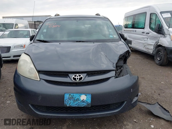 2007 Toyota Sienna CE with VIN 5TDZK23C97S047120, listed as a IAAI auction lot 42010384 with 186,070 mi miles. Bid and sale history available at carsss.com. Image 12.