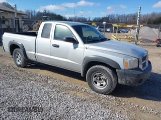 2005 Dodge Dakota ST with VIN 1D7HE22K85S329397, listed as a IAAI auction lot 41597979 with 189,390 mi miles and . Bid and sale history available at carsss.com. Image 1.