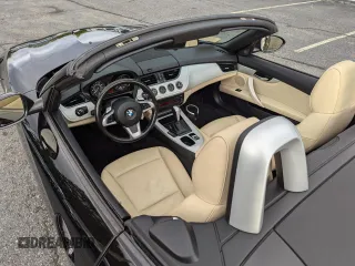 2009 BMW Z4 sDrive30i with VIN WBALM53559E161379, listed as a Copart auction lot 44789735 with 85,105 mi miles and Clean Title. Bid and sale history available at carsss.com. Image 6.