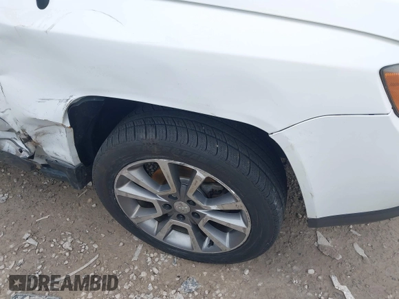 2016 Jeep Compass Latitude with VIN 1C4NJDEB6GD534157, listed as a IAAI auction lot 42022813 with 147,000 mi miles and . Bid and sale history available at DreamBid. Image 12.