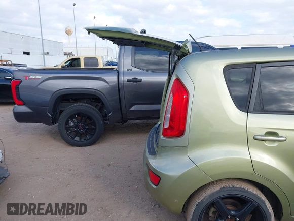 2012 Kia Soul + with VIN KNDJT2A69C7398380, listed as a IAAI auction lot 41523001 with 128,583 mi miles. Bid and sale history available at carsss.com. Image 14.