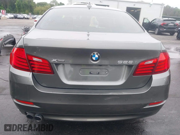2014 BMW 5 Series 528i xDrive z VIN WBA5A7C53ED614914, wystawiony jako IAAI lot #42509306 z przebiegiem 137 903 mil mil oraz . Historia ofert i sprzedaży dostępna na DreamBid. Obrazek 16.
