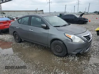 2016 Nissan Versa SV z VIN 3N1CN7AP4GL819029, wystawiony jako Copart lot #64666945 z przebiegiem Nie podano mil oraz Czysty tytuł • Clean title. Historia ofert i sprzedaży dostępna na DreamBid. Obrazek 4.