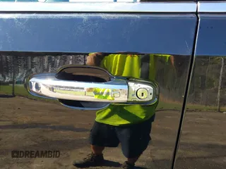 2021 GMC Sierra 1500 SLT z VIN 1GTU9DED7MZ174191, wystawiony jako IAAI lot #40378166 z przebiegiem 94 834 mil mil oraz . Historia ofert i sprzedaży dostępna na DreamBid. Obrazek 6.
