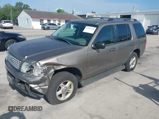 2004 Ford Explorer z VIN 1FMZU83E24UB48730, wystawiony jako IAAI lot #42007438 z przebiegiem 166 246 mil mil oraz . Historia ofert i sprzedaży dostępna na DreamBid. Obrazek 2.