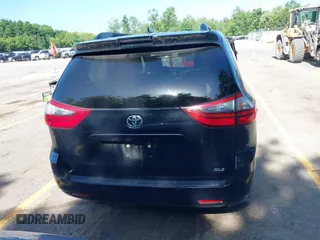 2020 Toyota Sienna XLE Auto Access Seat with VIN 5TDYZ3DC7LS035294, listed as a IAAI auction lot 42557047 with 38,986 mi miles and . Bid and sale history available at DreamBid. Image 16.
