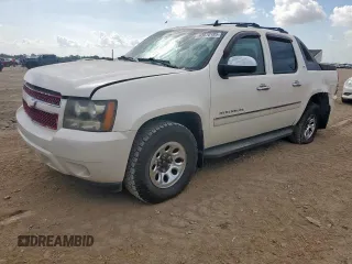 2011 Chevrolet Avalanche LTZ z VIN 3GNTKGE35BG147181, wystawiony jako Copart lot #63670185 z przebiegiem 176 273 mil mil oraz Czysty tytuł • Clean title. Historia ofert i sprzedaży dostępna na DreamBid. Obrazek 1.