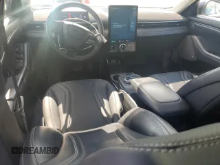 2021 Ford Mustang Mach-E Premium с VIN 3FMTK3SU0MMA07215, выставлен на аукционе Copart как лот 58177655 с пробегом 71 782 миль миль и Списание • Salvage title. История ставок и продаж доступна на DreamBid. Изображение 8.