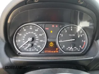 2013 BMW 1 Series 135i z VIN WBAUC9C53DVY60615, wystawiony jako Copart lot #76811044 z przebiegiem 77 183 mil mil oraz Szkoda całkowita • Salvage title. Historia ofert i sprzedaży dostępna na DreamBid. Obrazek 9.