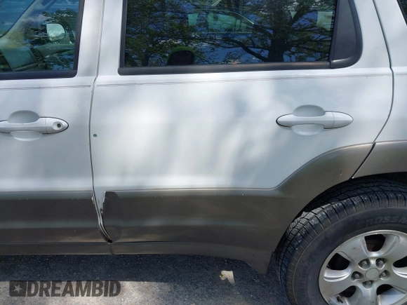 2001 Mazda Tribute LX with VIN 4F2YU09131KM12857, listed as a IAAI auction lot 42034605 with 257,015 mi miles and . Bid and sale history available at carsss.com. Image 13.