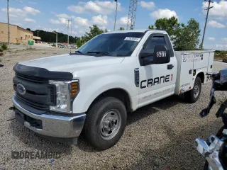 2018 Ford F-250 XL z VIN 1FDBF2A65JEC70542, wystawiony jako Copart lot #57920954 z przebiegiem Nie podano mil oraz Szkoda całkowita • Salvage title. Historia ofert i sprzedaży dostępna na DreamBid. Obrazek 1.