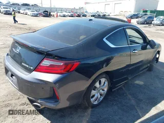 2016 Honda Accord Touring with VIN 1HGCT2B0XGA000686, listed as a IAAI auction lot 41888593 with 174,934 mi miles and . Bid and sale history available at DreamBid. Image 4.