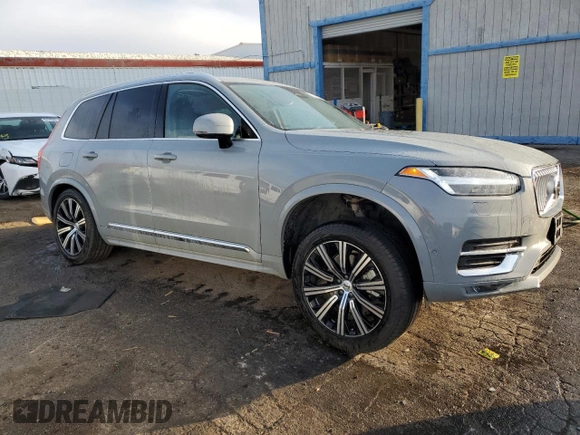 2025 Volvo XC90 Plus with VIN YV4062PE6S1342140, listed as a Copart auction lot 42954285 with 4,584 mi miles and Clean Title. Bid and sale history available at DreamBid. Image 4.
