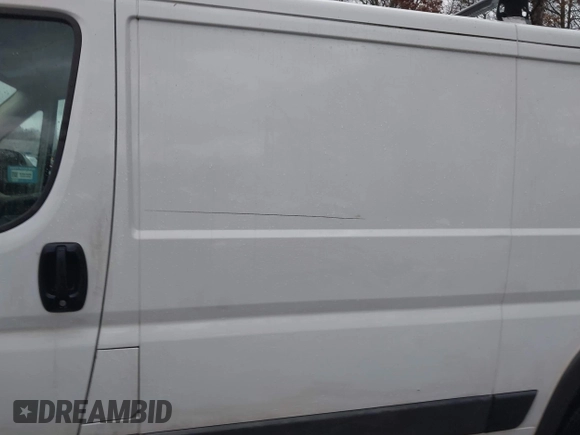 2016 Ram ProMaster Cargo with VIN 3C6TRVAG6GE113617, listed as a IAAI auction lot 41066940 with 260,390 mi miles and . Bid and sale history available at DreamBid. Image 14.