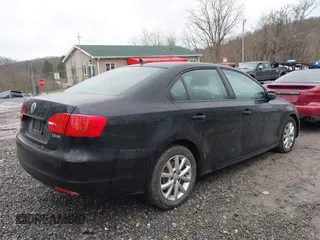 2011 Volkswagen Jetta SE с VIN 3VWBZ7AJ9BM395274, выставлен на аукционе IAAI как лот 41672902 с пробегом 79 218 миль миль и . История ставок и продаж доступна на DreamBid. Изображение 4.
